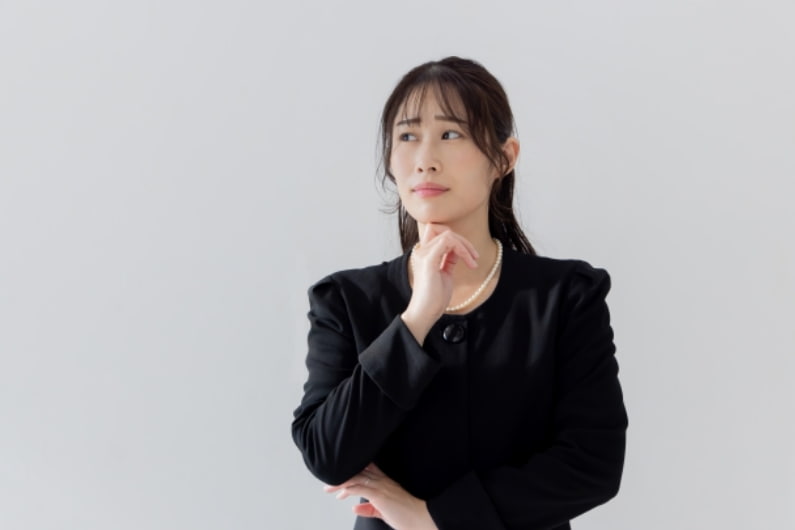 親の葬儀代が払えないときはどうする？費用相場やお金がないときの対処法を紹介