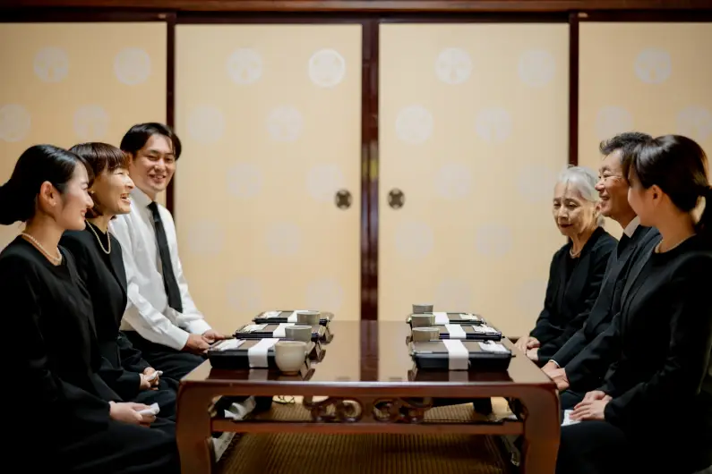 家族で宗派が違う場合の葬儀やお墓はどうすべき？対応方法や注意点を解説