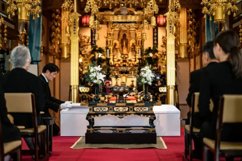 家族葬は喪主なしでも問題ない？喪主が必要な理由と負担を軽減する方法を解説