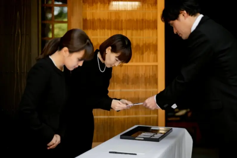 施主と喪主の違いとは？それぞれの役割や決め方について詳しく解説