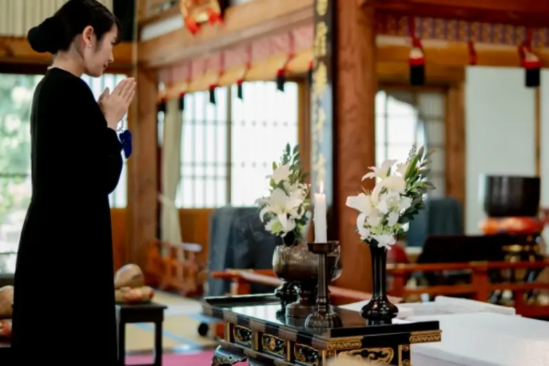 叔父の忌引きは何日取れる？休暇日数の目安から申請方法・例文まで紹介