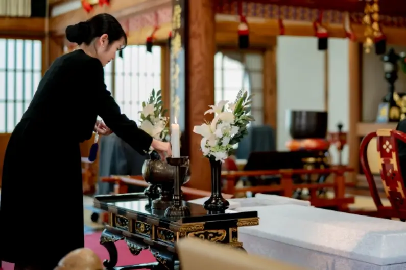 忌引き休暇と有給休暇の違い｜日数の目安や無給になるケース、使い分け方を解説