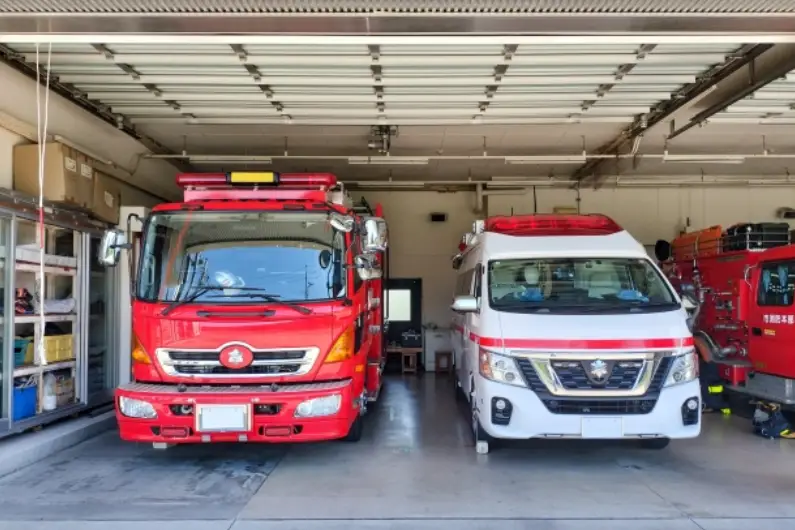 自宅で人が死亡したとき消防車が来る理由は？対応方法や死亡確認後の流れも解説