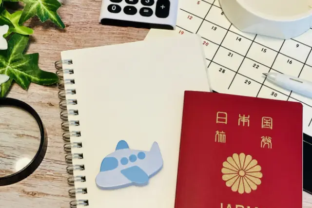 海外在住中に日本の家族が亡くなったら帰国まで葬儀を待ってもらえる？葬儀日程の目安や必要な準備を解説