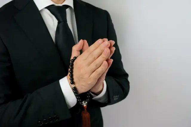 お葬式に呼ぶ人がいないときの見送り方｜1人・少人数で選べる葬儀形式を解説
